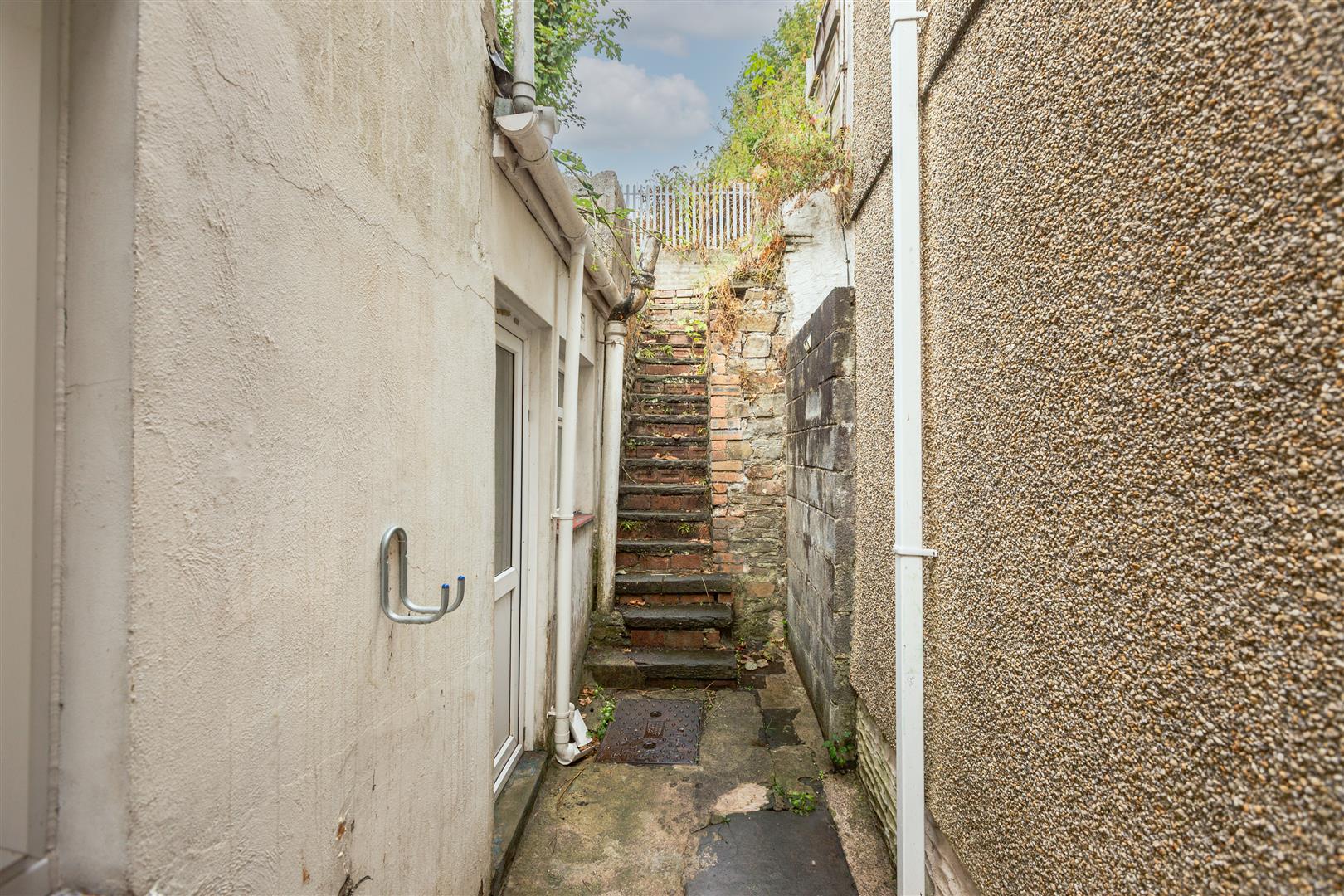 Kinley Street, St. Thomas, Swansea, SA1 8HE